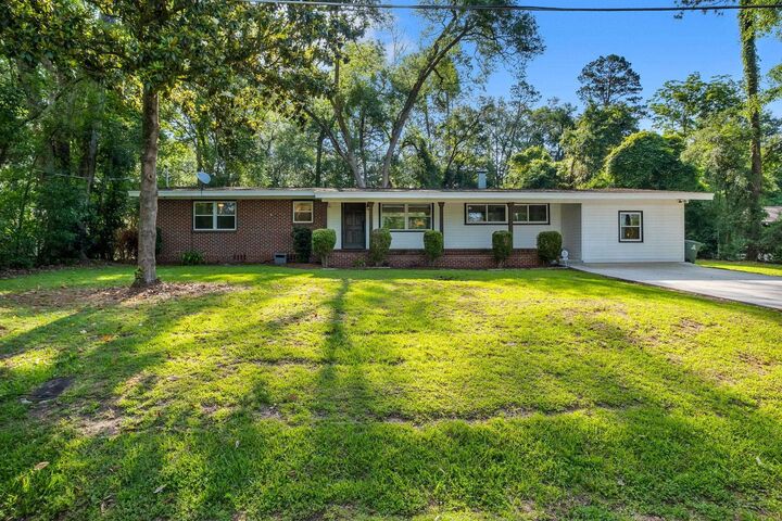 Property Photo:  2351 Amelia Circle  FL 32304 
