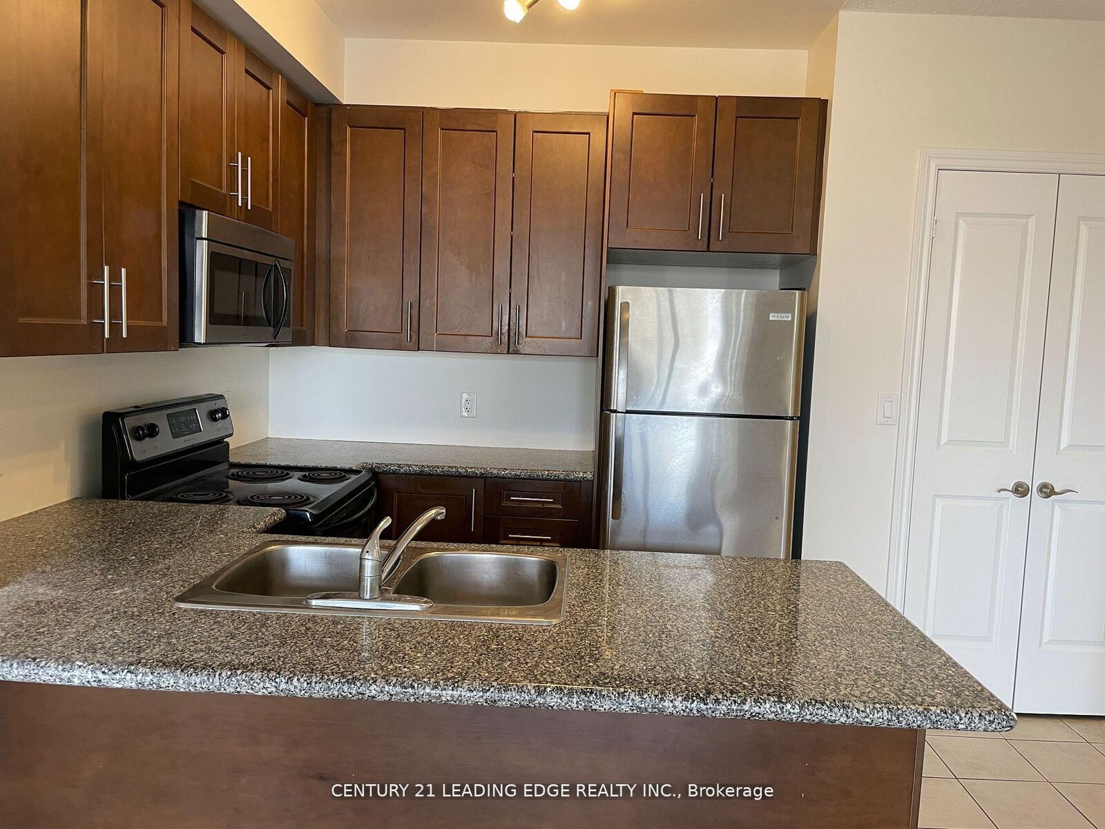 Property Photo:  133 Wynford Drive 1201  ON M3C 0J5 