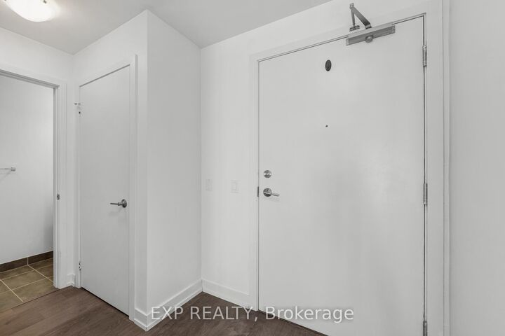 Property Photo: 555 William Graham Drive 115 ON L4G 7C4