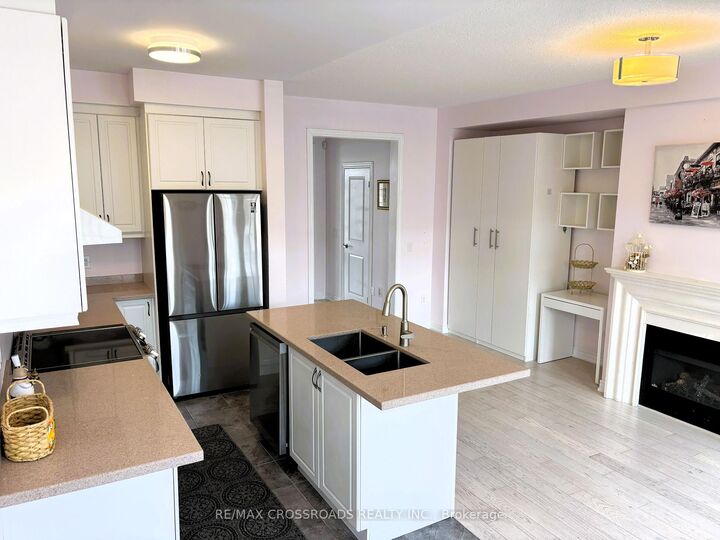Property Photo: 49 Memon Place ON L6E 0S1