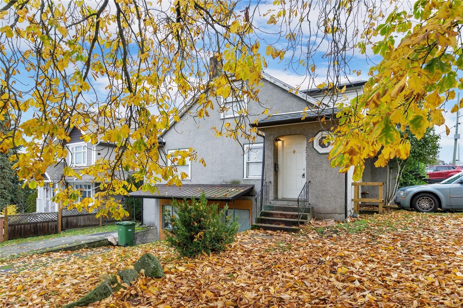 Property Photo: 510 Prideaux St BC V9R 2N7