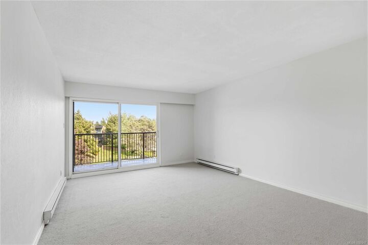 Property Photo: 1870 McKenzie Ave 305 BC V8N 4X3