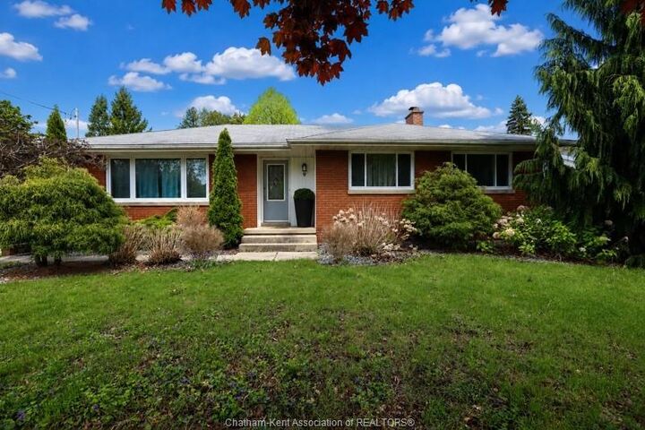 Property Photo: 9 Owen Avenue ON N7L 3W8