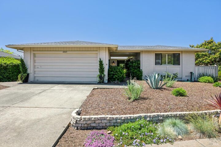 Property Photo:  8845 Hood Mountain Circle  CA 95409 