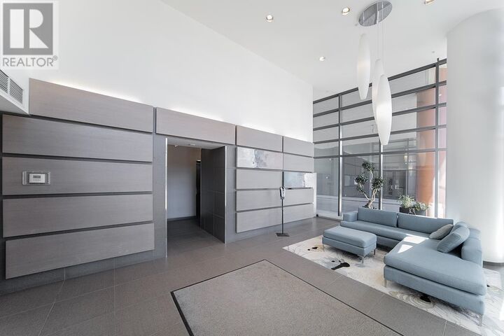 Property Photo:  33 Smithe Street  BC V6B 0B5 