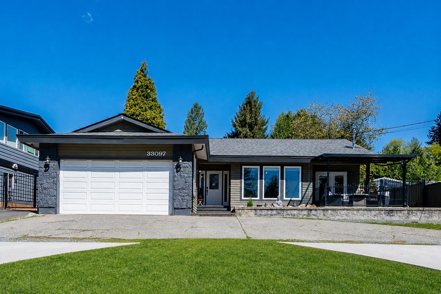 Property Photo:  33097 14th Avenue  BC V2V 2P4 