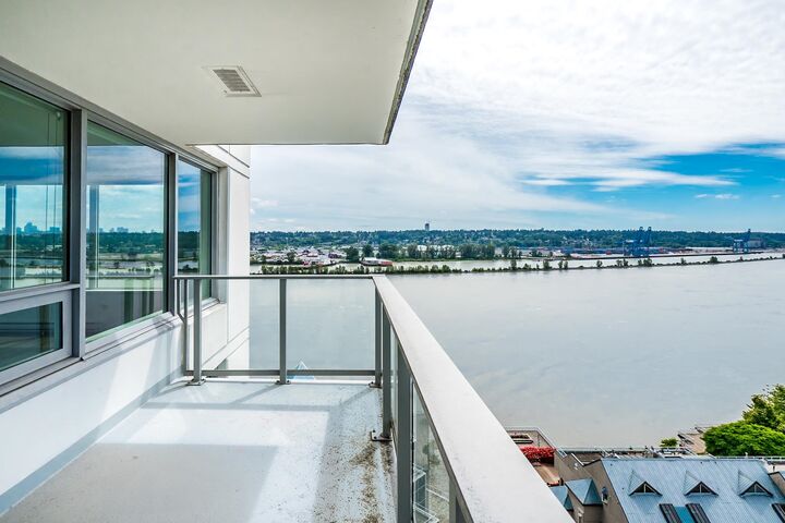 Property Photo:  988 Quayside Drive 1811  BC V3M 0L5 