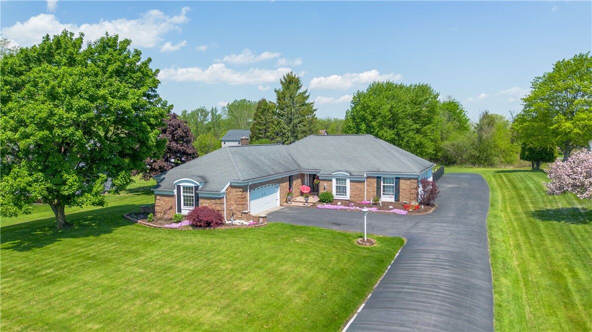 Property Photo:  3151 Bradley Ave  NY 13148 