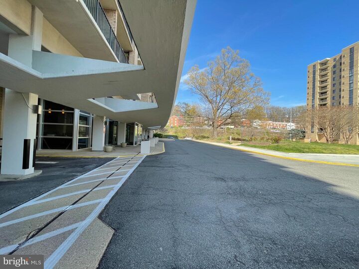 Property Photo: 4600 S Four Mile Run Drive 1205 VA 22204