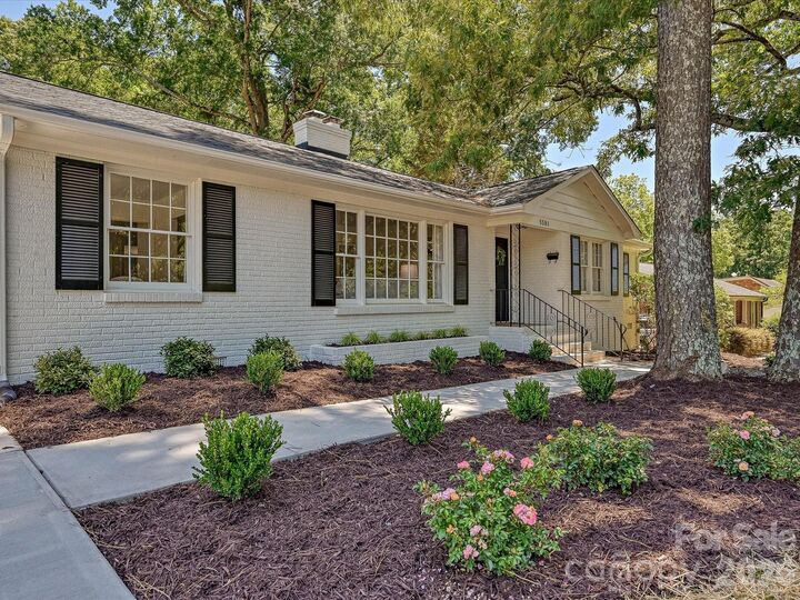 Property Photo:  5501 Farmbrook Drive  NC 28210 