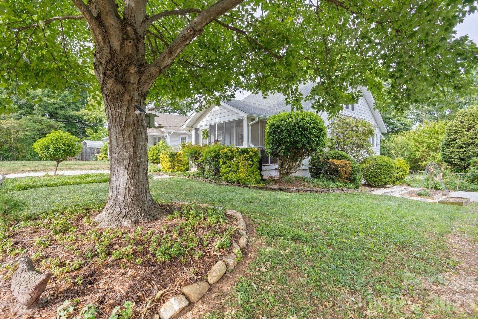 Property Photo: 821 Watson Avenue NC 27103
