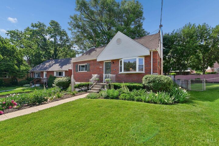 Property Photo: 1613 Norcol Lane OH 45231