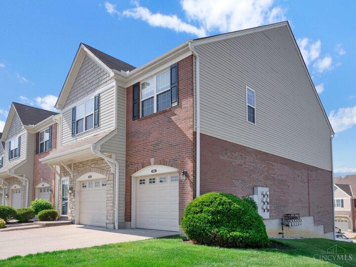 Property Photo: 955 Crossing Pointe OH 45231
