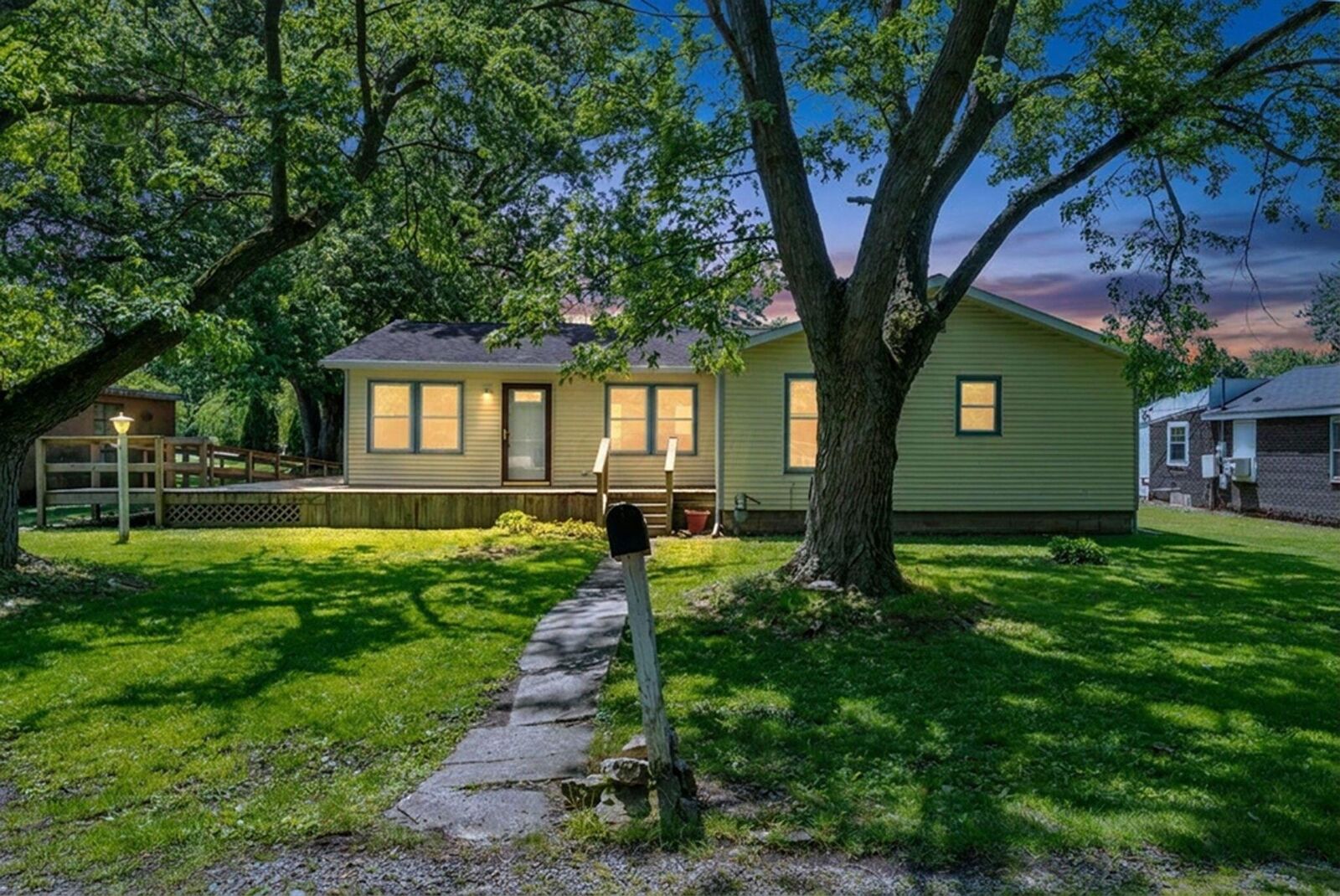 Property Photo: 1117 Woodrow Avenue OH 43302