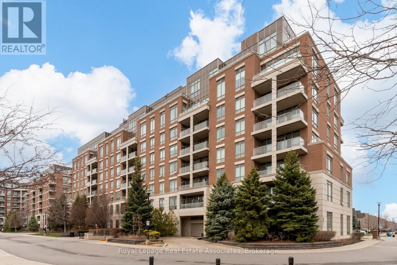 Property Photo:  2470 Prince Michael Drive 712  ON L6H 0G9 