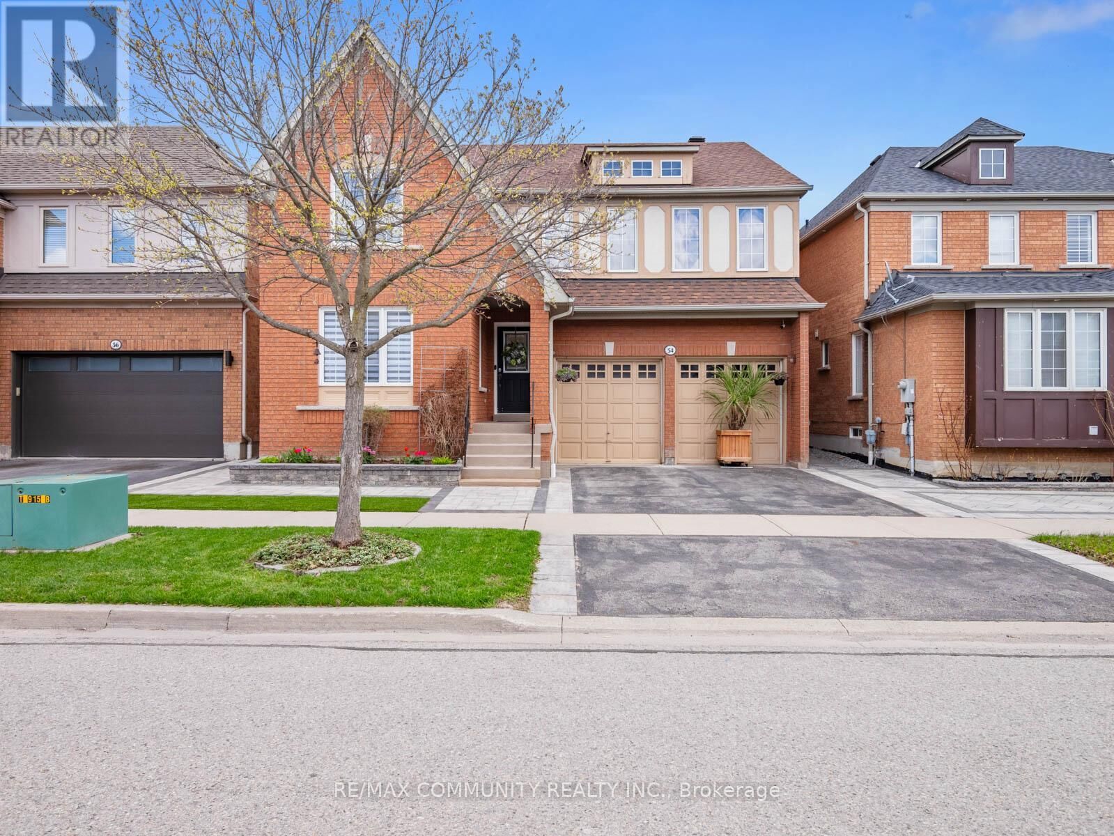 Property Photo:  54 Morland Crescent  ON L1T 4P5 