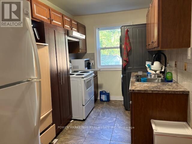 Property Photo:  803 Merivale Road  ON K1Z 5Z5 
