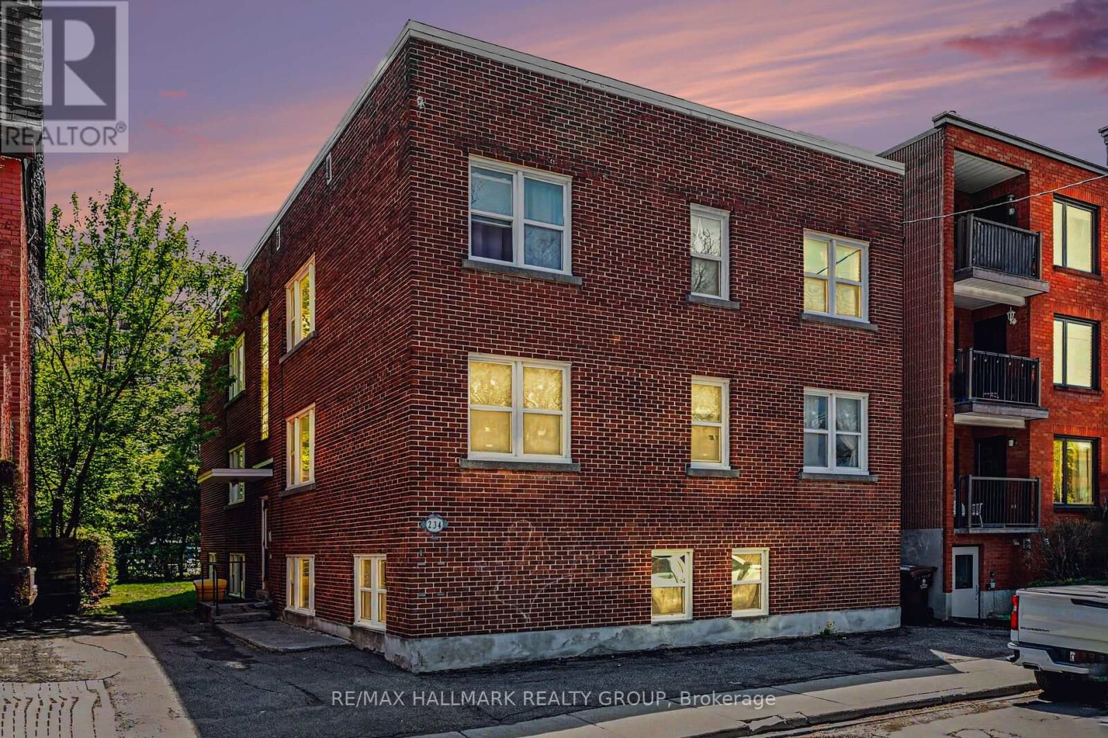Property Photo:  234 Frank Street 2  ON K2P 0X6 