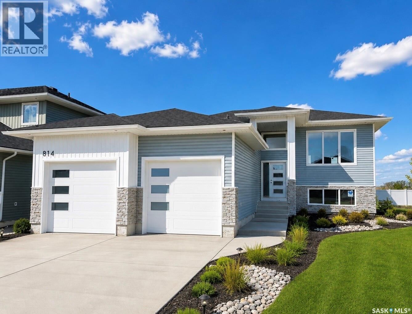 Property Photo:  814 Ballesteros Crescent  SK S0K 4S3 