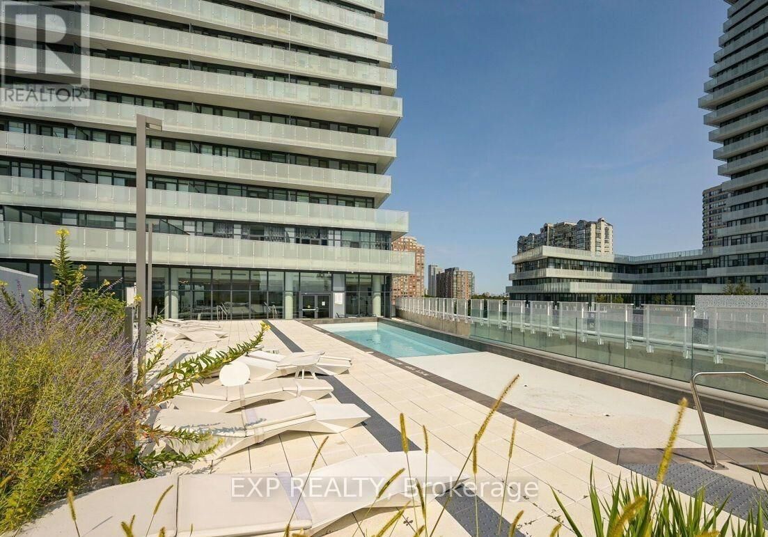 Property Photo:  3900 Confederation Parkway 313  ON L5B 0M3 