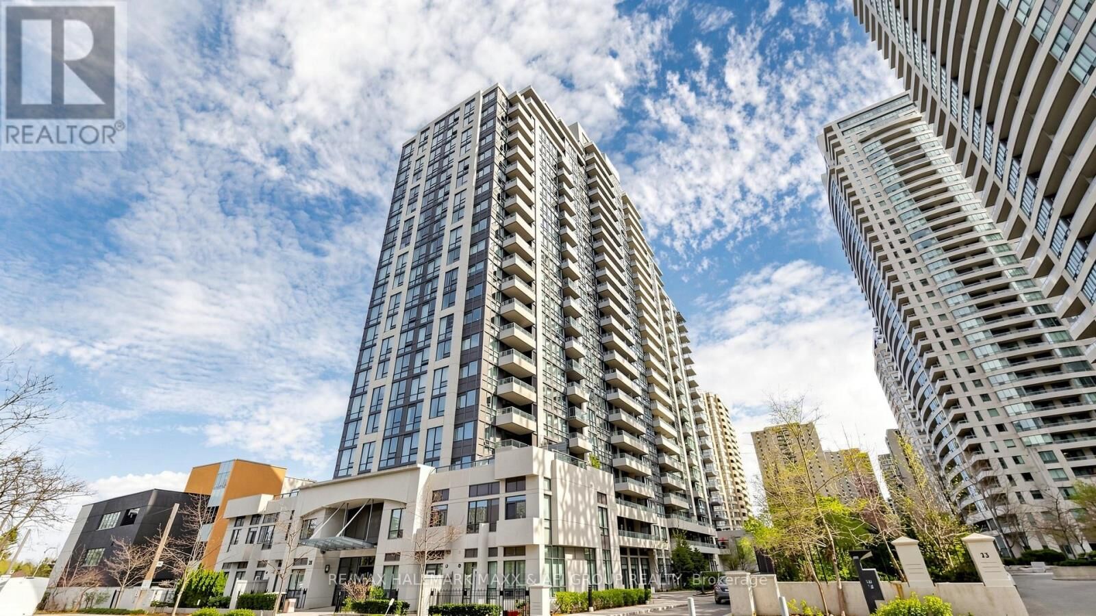 Property Photo: 35 Hollywood Avenue 1122 ON M2N 0A9