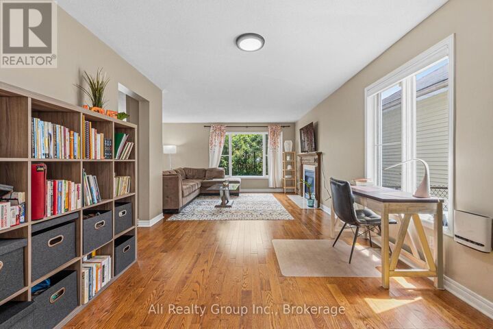Property Photo:  132 Grenadier Way  ON K2J 4M1 
