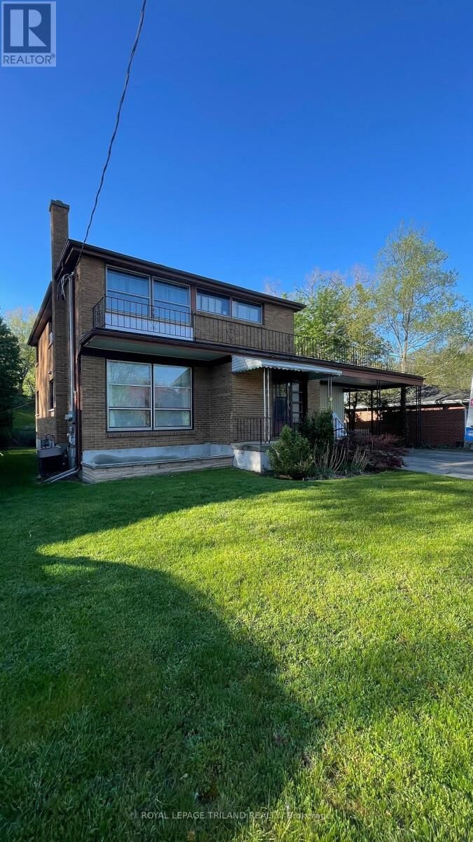 Property Photo:  675 Victoria Street 2  ON N5Y 4C2 