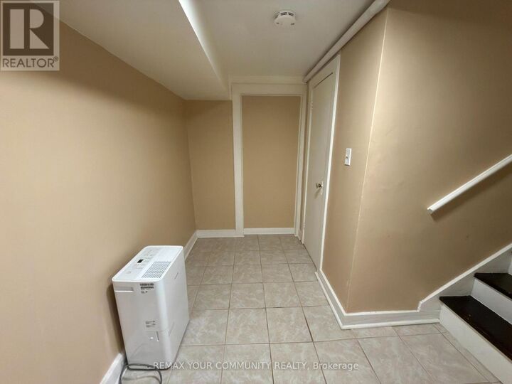 Property Photo:  86 Lesmount Avenue  ON M4J 3V9 