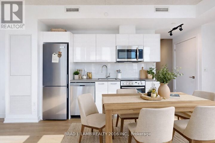 Property Photo:  284 King Street East 2505  ON M5A 1K4 