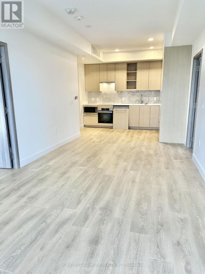 Property Photo:  95 McMahon Drive 2206  ON M2K 0H2 