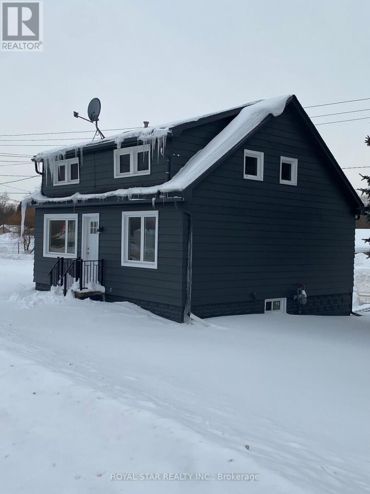 Property Photo:  582 Garafraxa Street South  ON N0G 1R0 