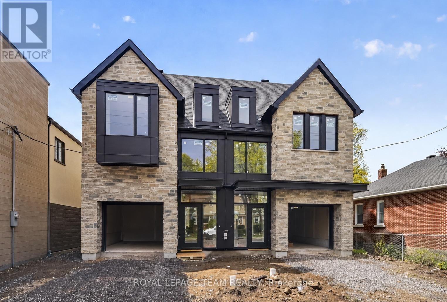 Property Photo: 608 Tweedsmuir Avenue B ON K1Z 5P3