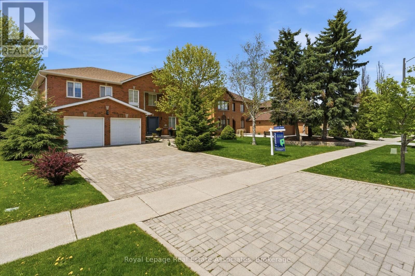 Property Photo:  160 Fifth Avenue  ON L4L 6Z3 