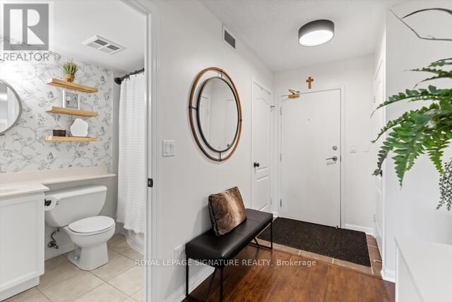 Property Photo:  1150 Parkwest Place 207  ON L5E 3K4 