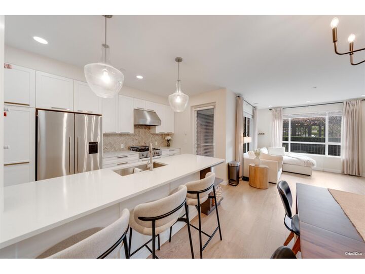 Property Photo:  33540 Mayfair Avenue 102  BC V2S 0J3 