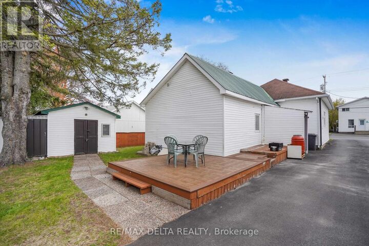 Property Photo: 474 Telegraph Road ON K0B 1A0