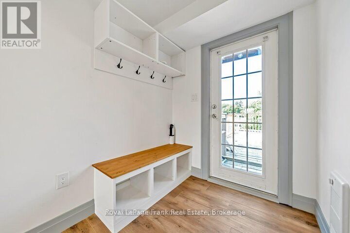 Property Photo:  622 Simcoe Street North 3rd Flr  ON L1G 4V4 