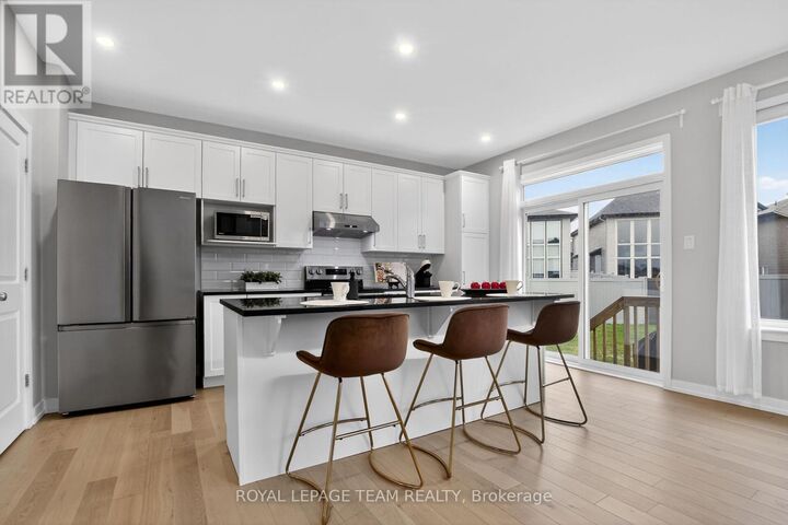 Property Photo:  408 Gidran Circle  ON K2V 0P5 