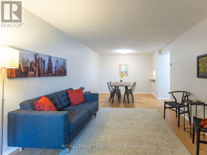 Property Photo:  200 Bay Street 404  ON K1R 7W8 