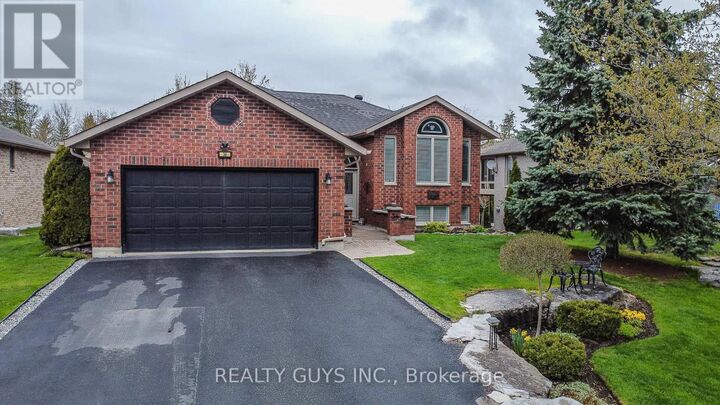 Property Photo:  34 Olde Forest Lane  ON K0M 1A0 