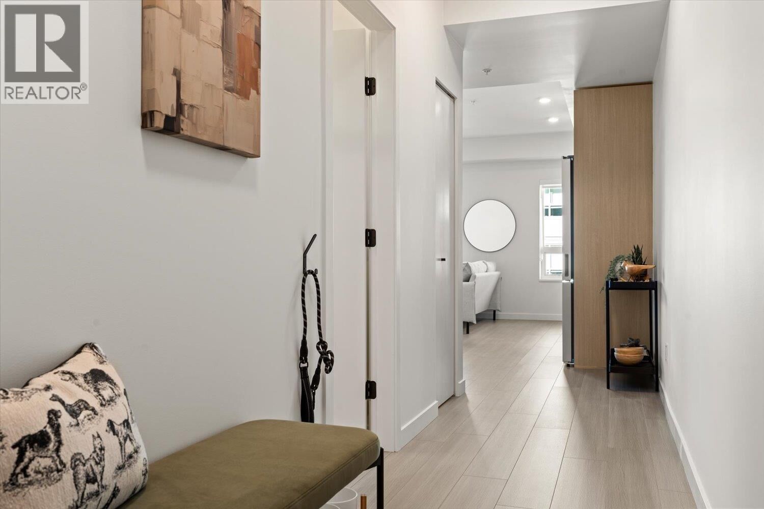 Property Photo: 2277 Hawthorne Avenue 204 BC V3C 1W7