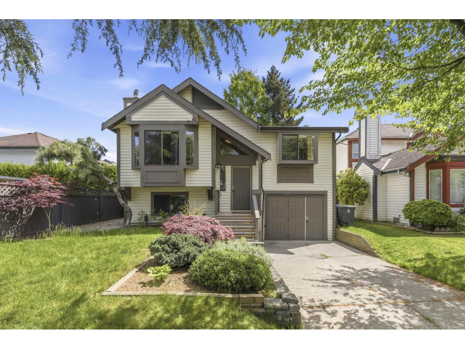 Property Photo: 9768 151A Street BC V3R 8W8