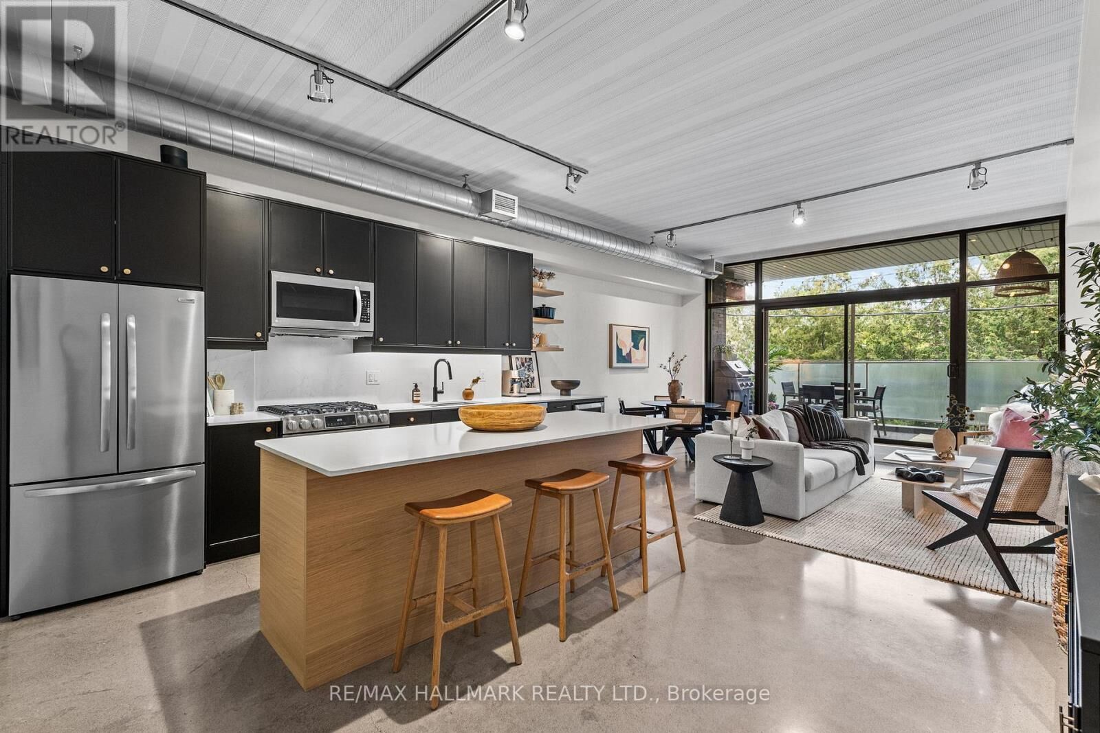 Property Photo:  747 Queen Street East 202  ON M4M 1H3 