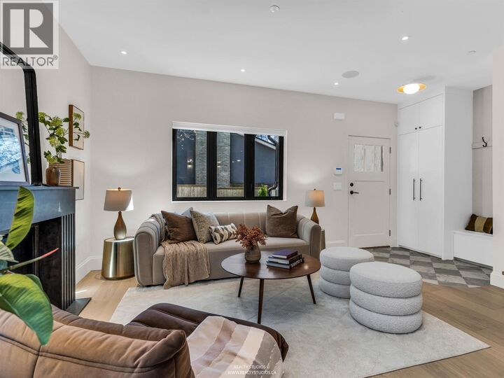 Property Photo: 4088 Maple Crescent 2 BC V6J 4B2