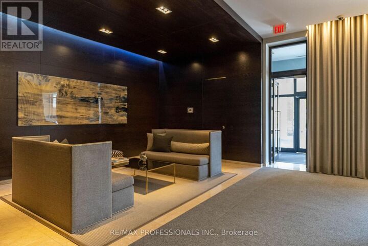Property Photo:  99 Avenue Road Subph3  ON M5R 2G5 