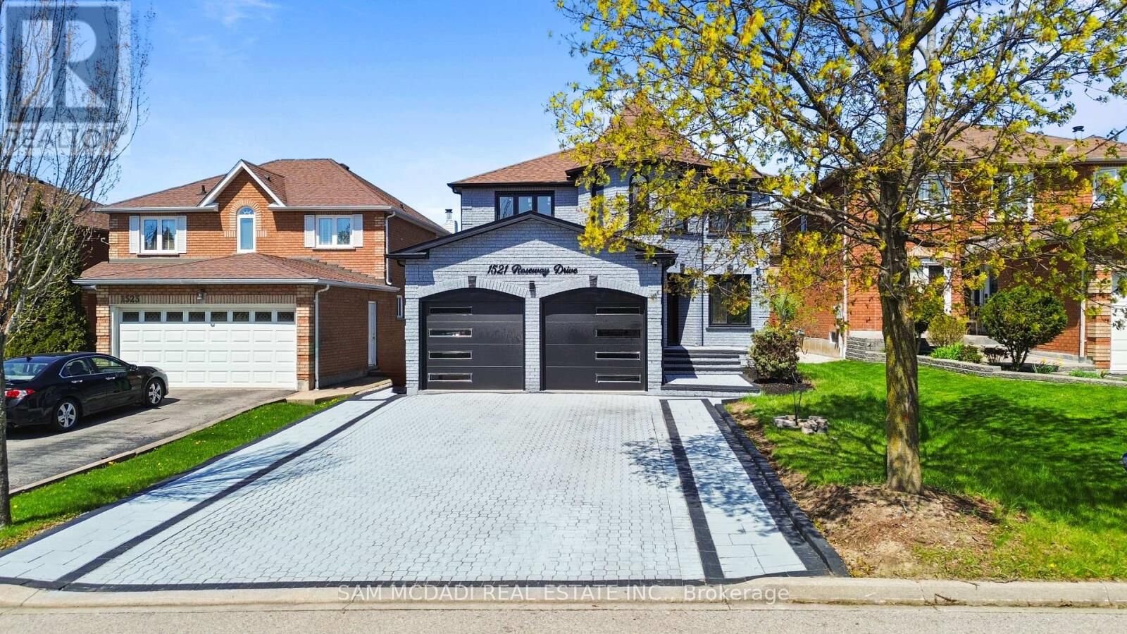 Property Photo:  1521 Roseway Drive  ON L5M 5M5 