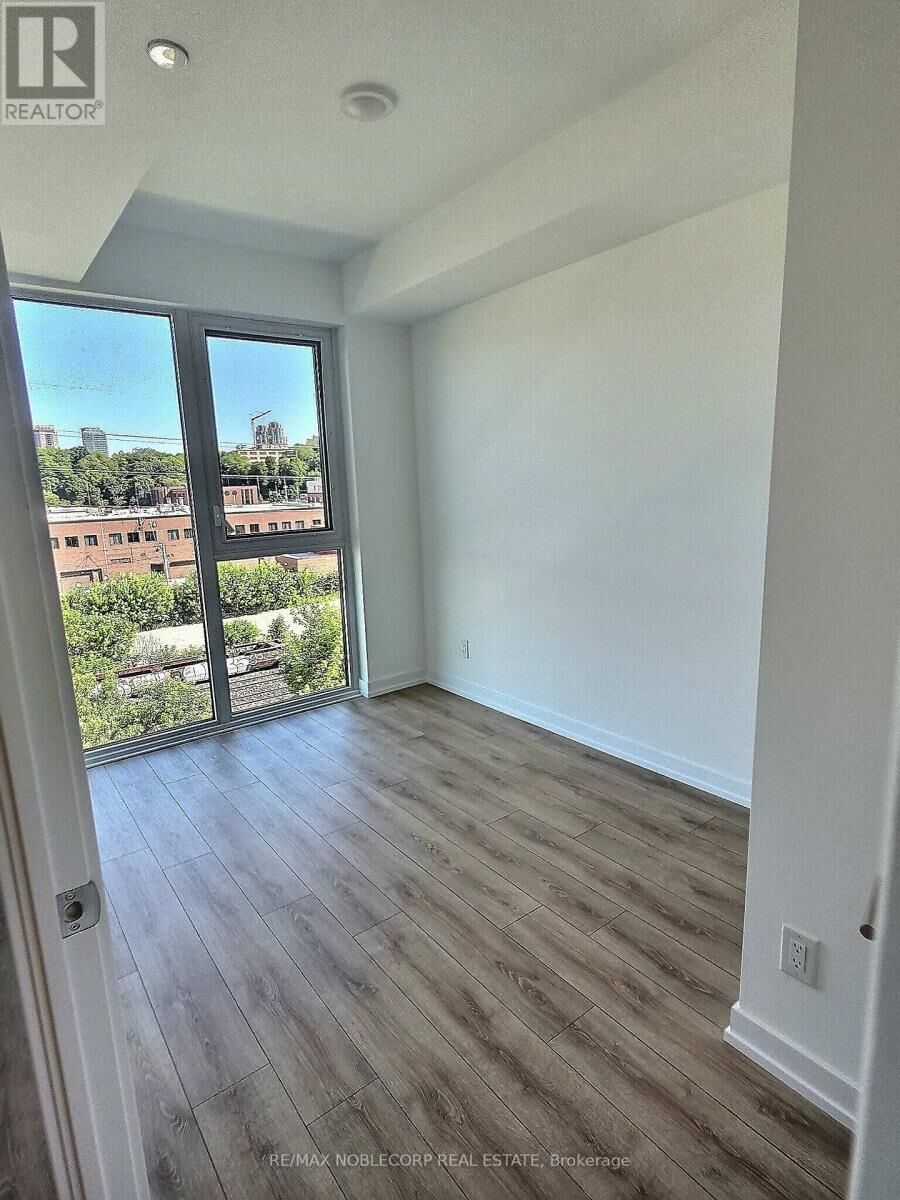 Property Photo: 500 Dupont Street 509 ON M6G 0B8