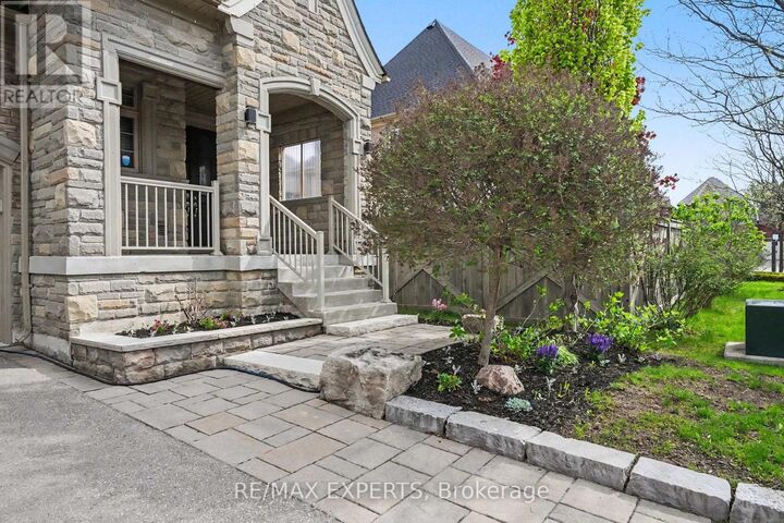Property Photo:  4 Sim Hill Crescent  ON L7B 0C4 