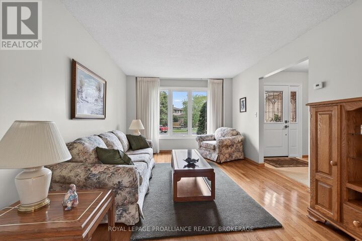 Property Photo: 887 Crestwood Avenue ON K7P 1S7
