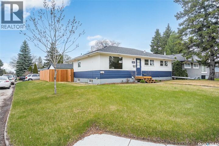 Property Photo: 1601 Cumberland Avenue S SK S7H 2M4